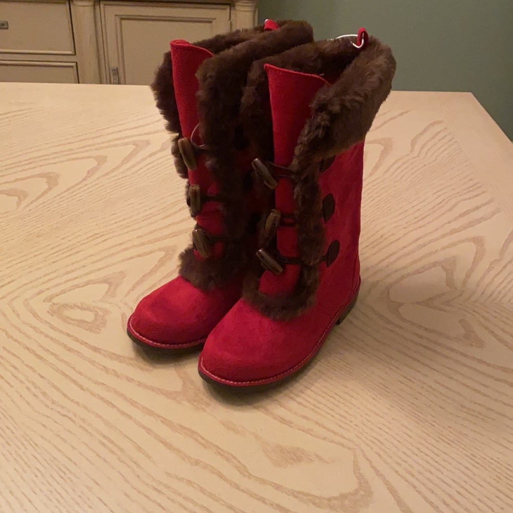 Gymboree size 12 red and brown faux fur boot.